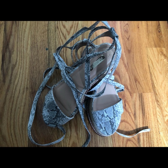 Wedge - Picture 4 of 4